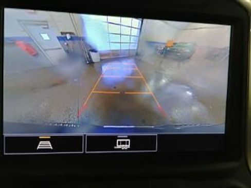 Used 2022 Chevrolet Silverado 1500 LT w/ Z71 Off-Road Package image 12