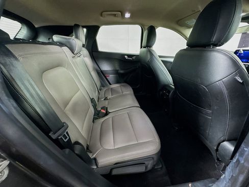 Used 2020 Ford Escape SE image 31