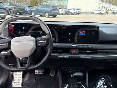 Certified 2025 Kia K4 GT-Line Turbo image 11