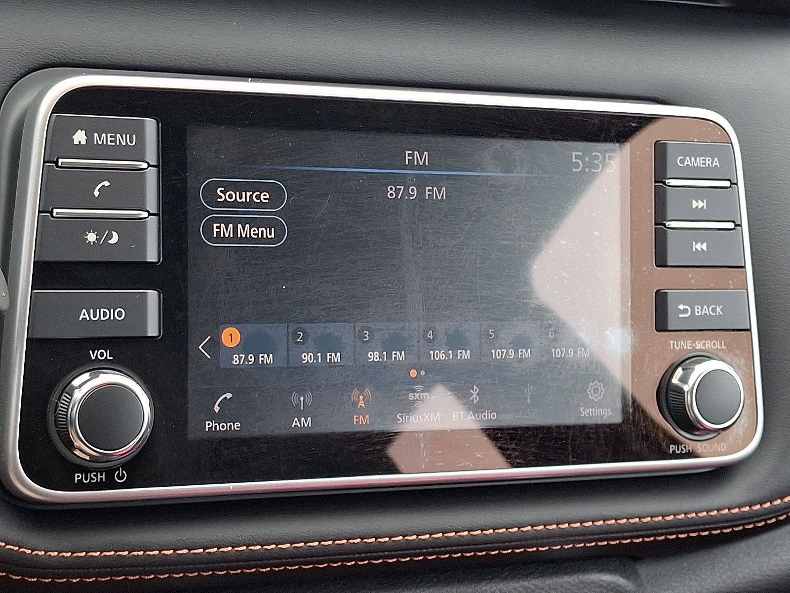 Used 2019 Nissan Kicks SR w/ SR Premium Package FWD image 18