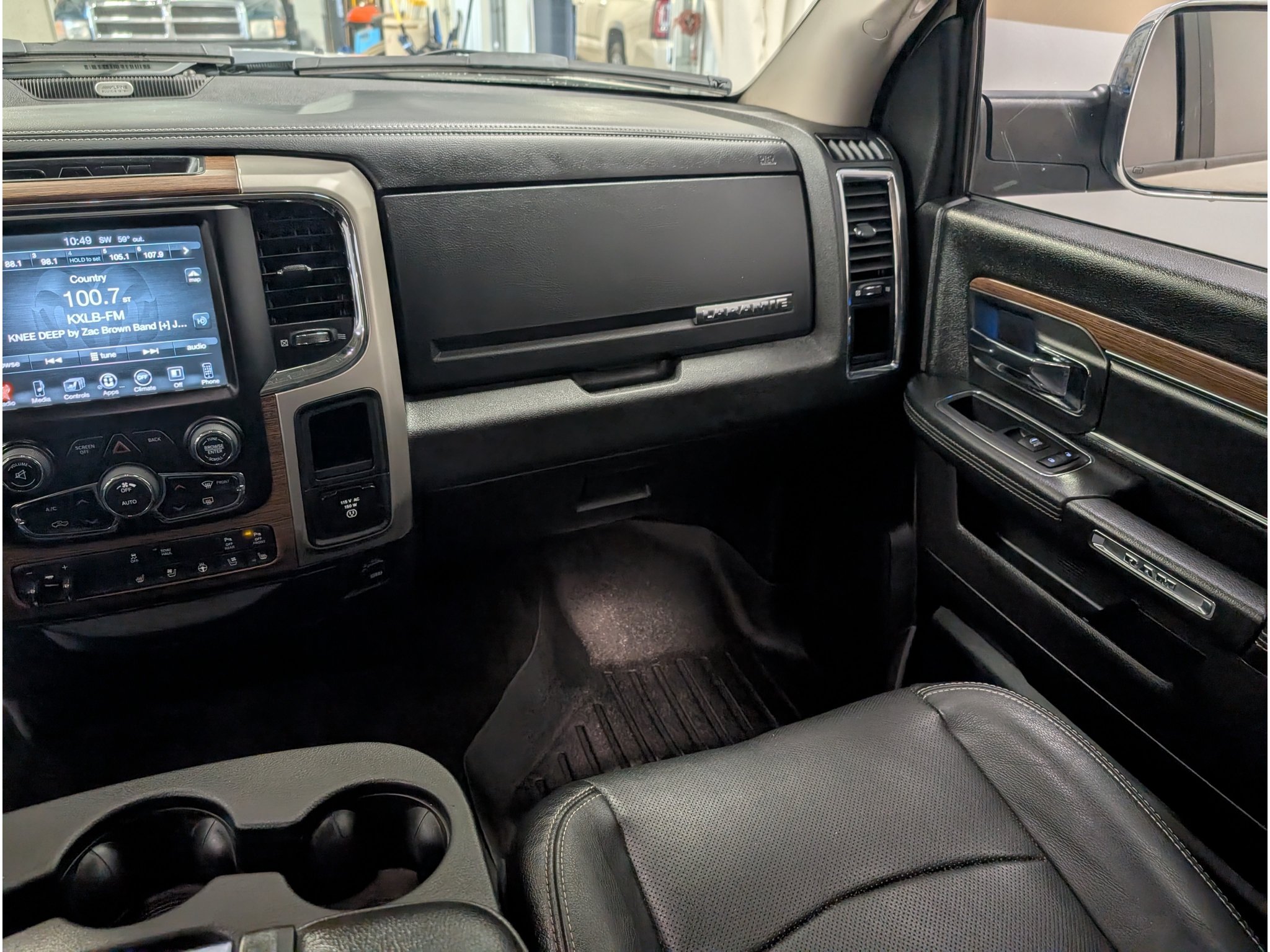 Used 2017 RAM 3500 Laramie AWD/4WD image 12