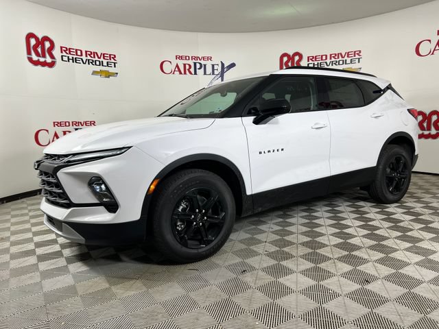 New 2026 Chevrolet Blazer LT w/ Convenience Package FWD image 3