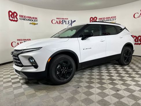 New 2026 Chevrolet Blazer LT w/ Convenience Package FWD image 3