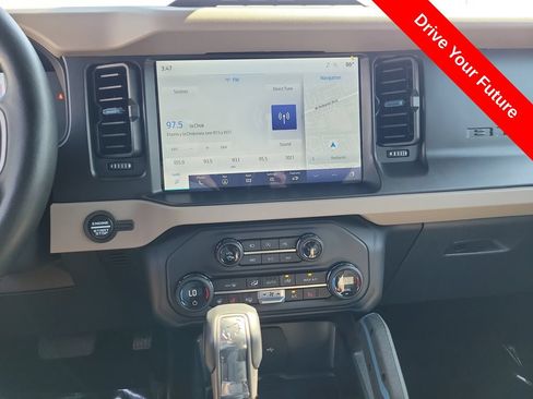 Used 2023 Ford Bronco Wildtrak AWD/4WD image 15