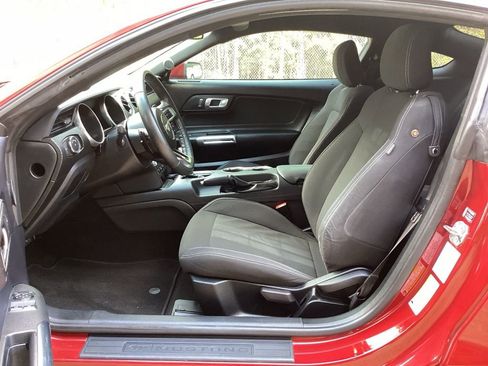 Used 2019 Ford Mustang Coupe image 23