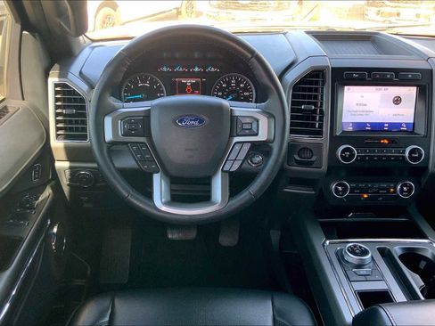 Used 2021 Ford Expedition XLT image 5