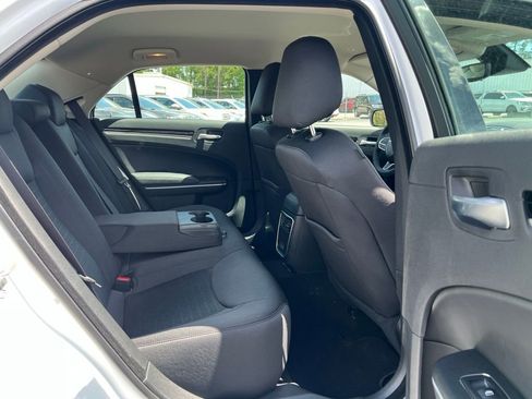 Used 2023 Chrysler 300 Touring w/ Safetytec Plus Group RWD image 18
