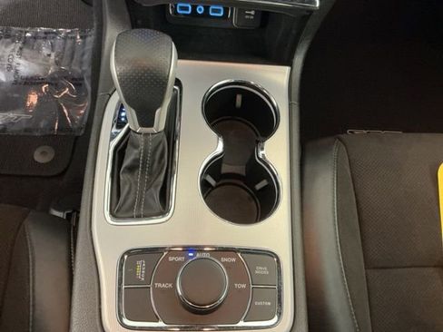 Used 2021 Jeep Grand Cherokee SRT image 19