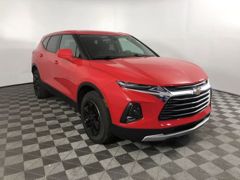 Used 2022 Chevrolet Blazer LT image 2
