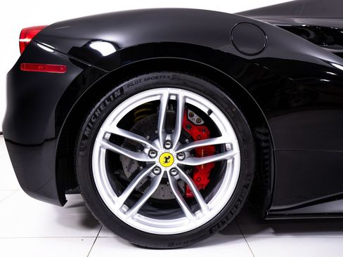Used 2018 Ferrari 488 Spider RWD image 18