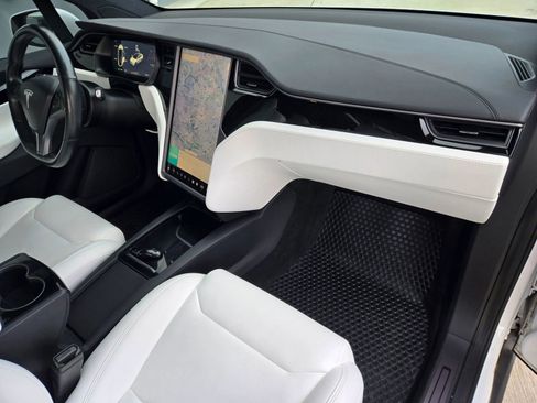 Used 2019 Tesla Model X Long Range image 2