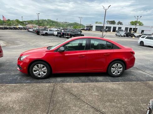 Used 2016 Chevrolet Cruze LS image 6