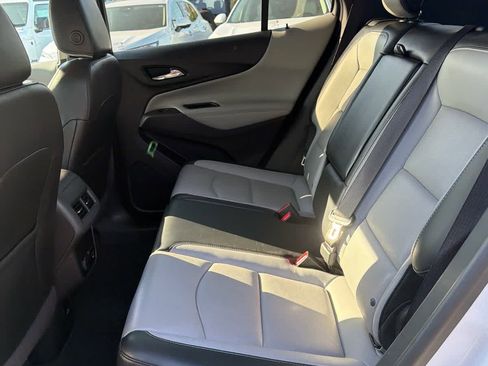 Used 2018 Chevrolet Equinox Premier FWD image 11