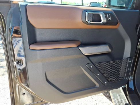 Used 2023 Ford Bronco Outer Banks w/ Sasquatch Package AWD/4WD image 14