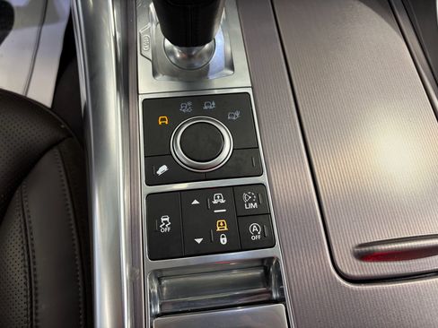 Used 2017 Land Rover Range Rover Sport HSE image 24