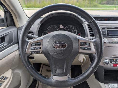 Used 2013 Subaru Outback 2.5i Premium w/ All-Weather Pkg image 11