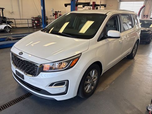 Used 2019 Kia Sedona EX FWD image 4