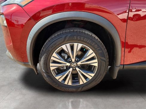 Used 2021 Nissan Rogue SV image 9