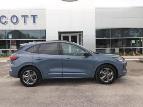 Used 2024 Ford Escape ST-Line w/ Tech Pack #1 FWD image 16