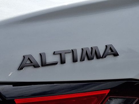 Certified 2023 Nissan Altima 2.5 SV FWD image 30