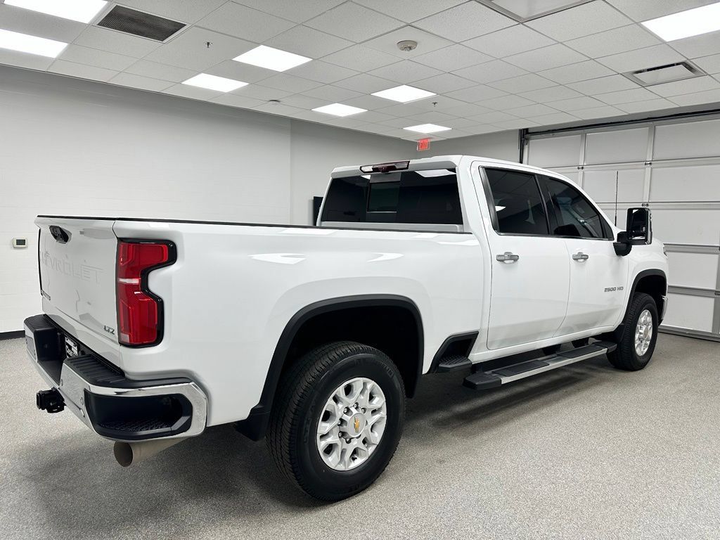 Used 2026 Chevrolet Silverado 2500 LTZ w/ LTZ Premium Package AWD/4WD image 10