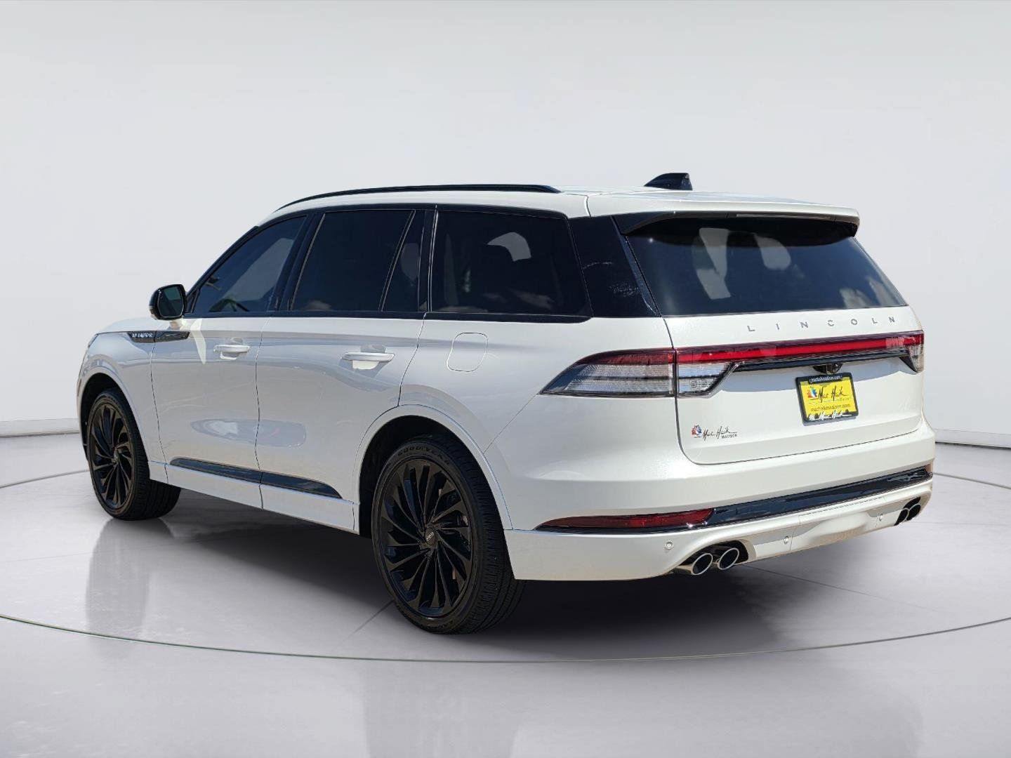 Used 2025 Lincoln Aviator Reserve w/ Equipment Group 201A AWD/4WD image 3