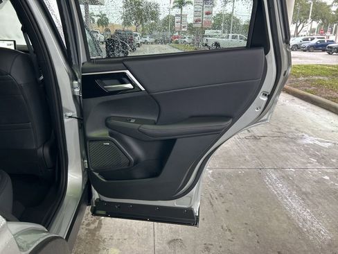 New 2026 Mitsubishi Outlander SE image 30