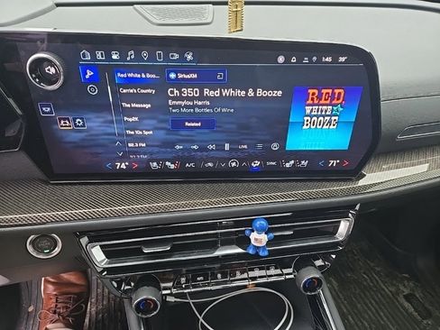 Used 2025 Chevrolet Traverse High Country w/ LPO, Floor Liner Package image 29