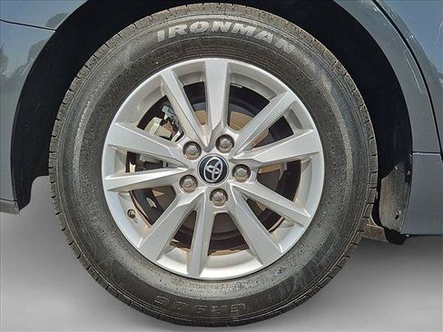 Used 2025 Toyota Camry LE FWD image 29