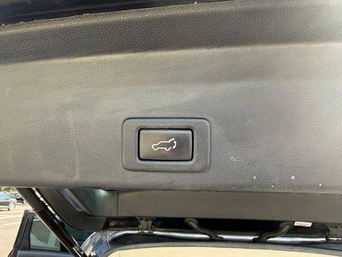 Used 2019 Subaru Ascent Limited AWD/4WD image 31