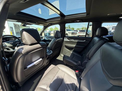Used 2024 Cadillac XT6 Sport w/ Technology Package AWD/4WD image 26