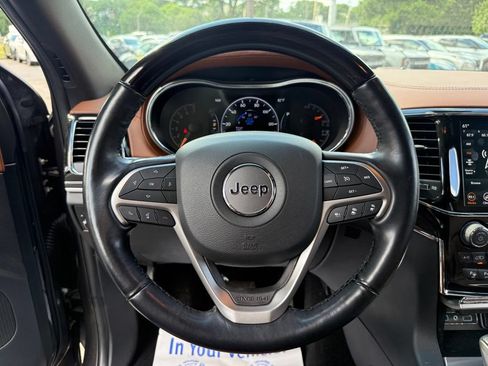 Used 2021 Jeep Grand Cherokee Overland AWD/4WD image 13