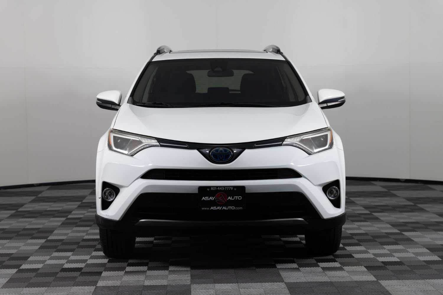 Used 2018 Toyota RAV4 XLE w/ Carpet Mat Package AWD/4WD image 11
