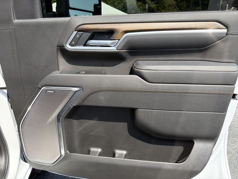 Used 2026 Chevrolet Silverado 3500 High Country w/ Technology Package AWD/4WD image 14