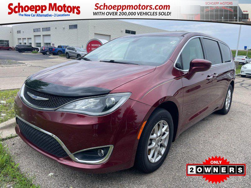 Used 2020 Chrysler Pacifica Touring FWD image 1