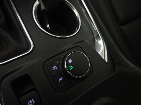 Certified 2023 Chevrolet Traverse RS image 30