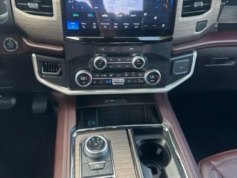 Used 2024 Ford Expedition Limited RWD image 20