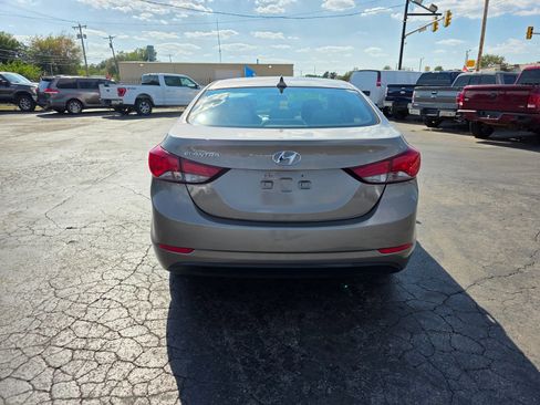 Used 2014 Hyundai Elantra SE FWD image 24