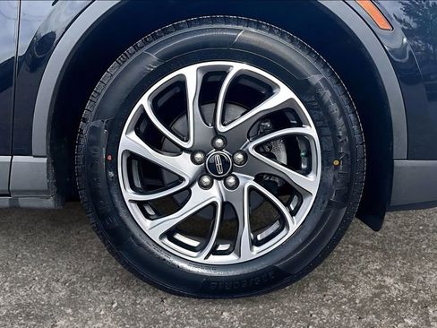 Used 2022 Lincoln Corsair AWD w/ Equipment Group 101A image 9