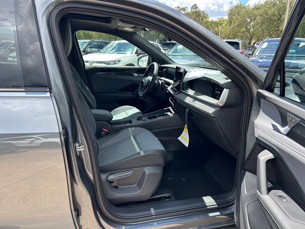 New 2026 Volkswagen Tiguan SE R-Line FWD image 35