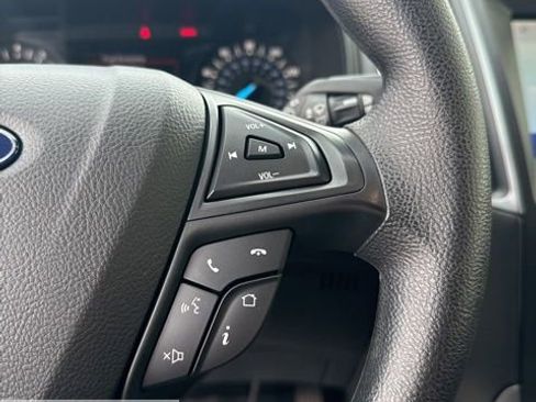 Used 2020 Ford Edge SE image 38