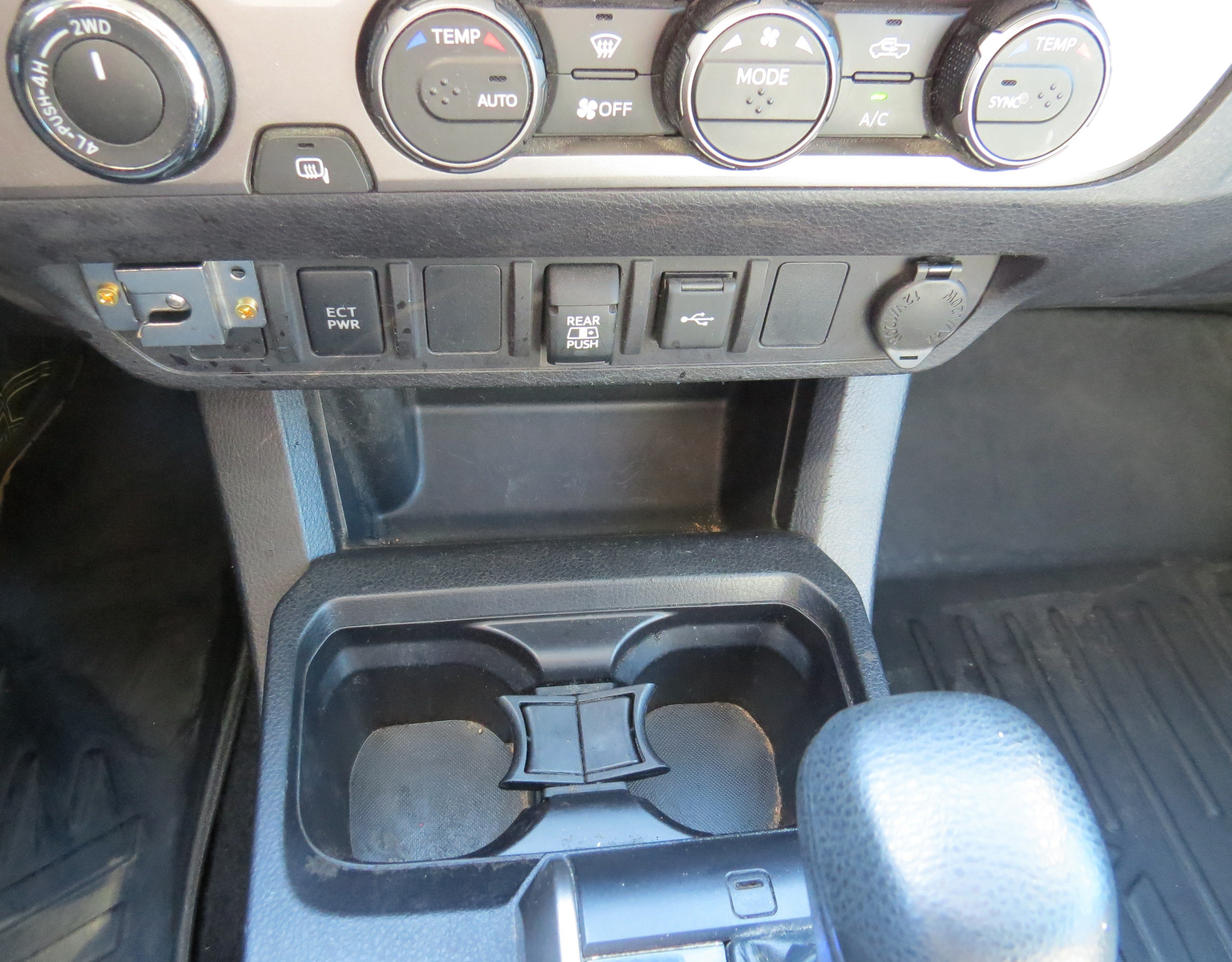 Used 2021 Toyota Tacoma SR5 AWD/4WD image 24