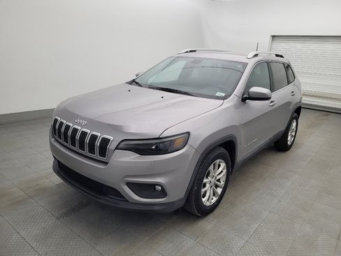 Used 2019 Jeep Cherokee Latitude w/ Popular Appearance Group FWD image 3