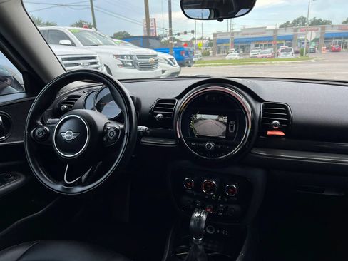 Used 2017 MINI Cooper Clubman FWD image 14