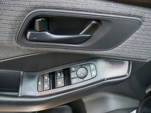 Certified 2023 Nissan Rogue S image 16