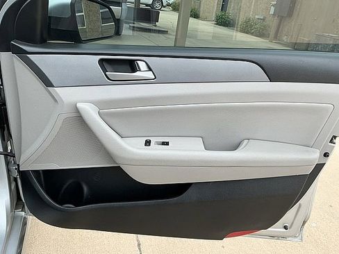 Used 2017 Hyundai Sonata SE FWD image 10