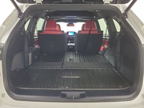 Used 2023 Toyota Highlander XSE FWD image 10