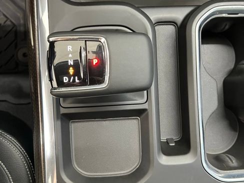 Used 2023 Chevrolet Silverado 1500 RST AWD/4WD image 13