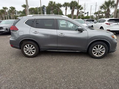 Used 2019 Nissan Rogue SV image 9