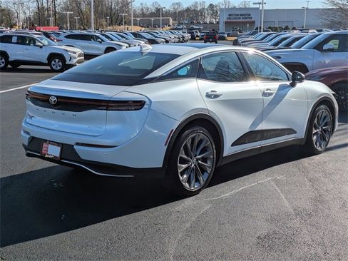 Certified 2025 Toyota Crown Limited image 4